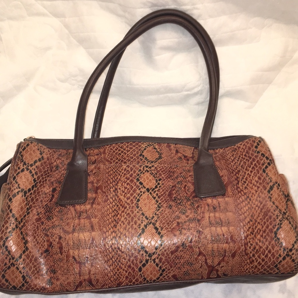 EUC- Bueno snake print bag!